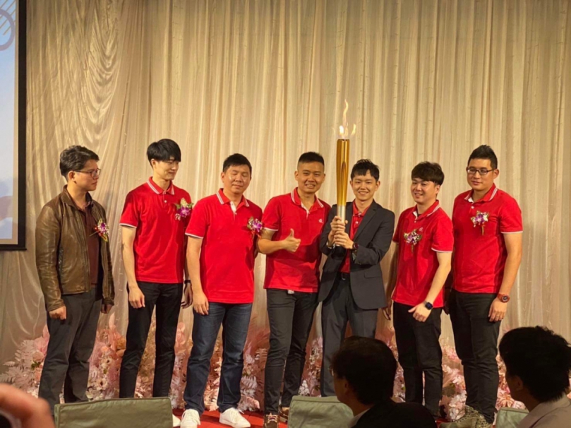 台中市大里工業區二代卓越會長陳昱嘉交棒  創維塑膠公司總經理特助林毅佳接任  彰顯了二代協會領導穩健轉移