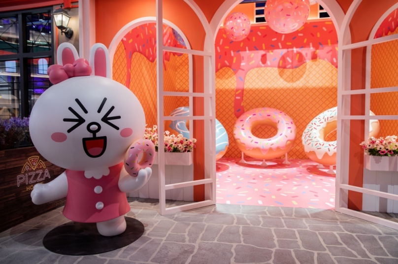 熊大的麗寶小鎮歡慶一周年  消費滿額抽大獎  邀請粉絲一起來臺中好甜LINE FRIENDS好友來樂