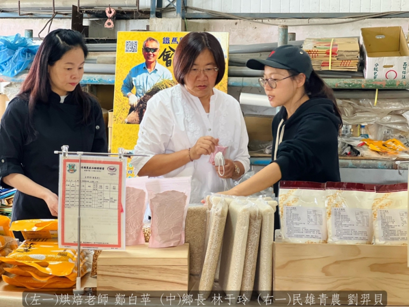 民雄青農劉羿貝棄旅日電腦工程師  回民雄種田  成立「農的Nodal.field」品牌  投入友善有機耕作  民雄鄉長林于玲關心推廣工作
