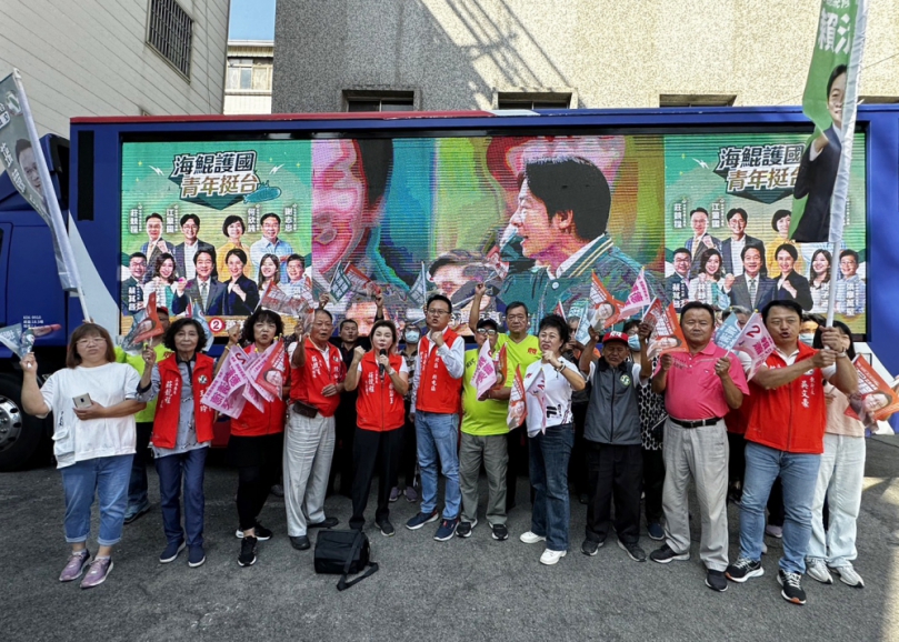 「護國海鯤號」抵達台中市北屯區  助選尋求連任的民進黨立委莊競程