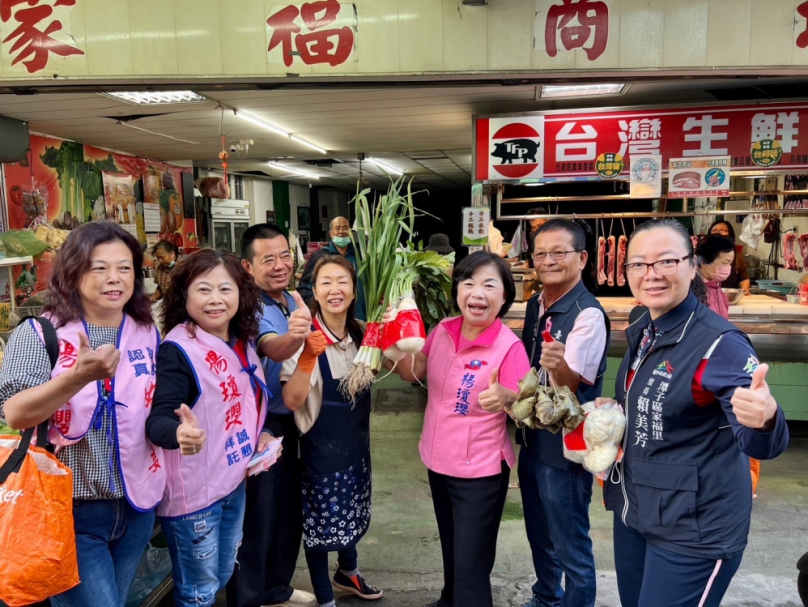 馬不停蹄   楊瓊瓔市場掃街拜票獲得市民肯定支持