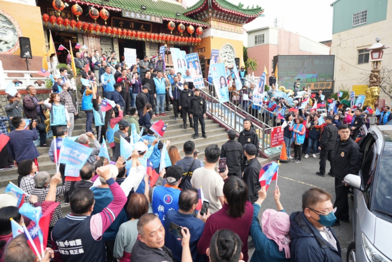 南投站出來 侯康在眼前～趙少康與立委候選人馬文君、游顥車隊掃街拜票