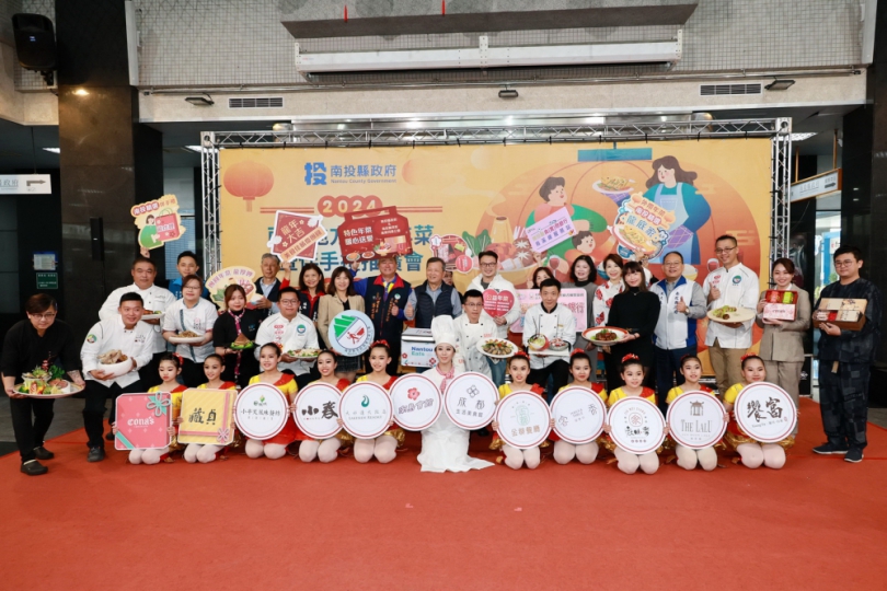 王副縣長化身外送員 推廣南投年菜及春節伴手禮 南投年菜上菜囉！