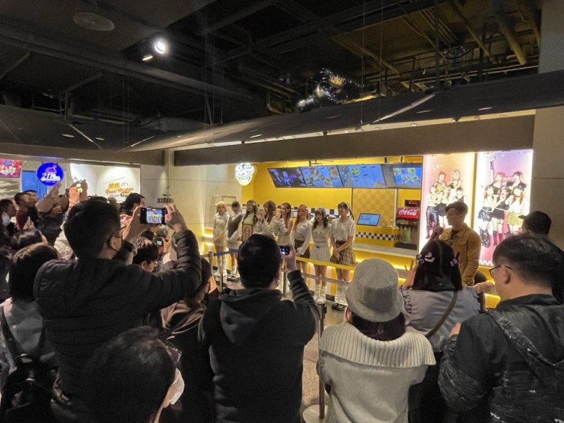 RollFive品牌大使紫月光擔任一日店長展現青春活力