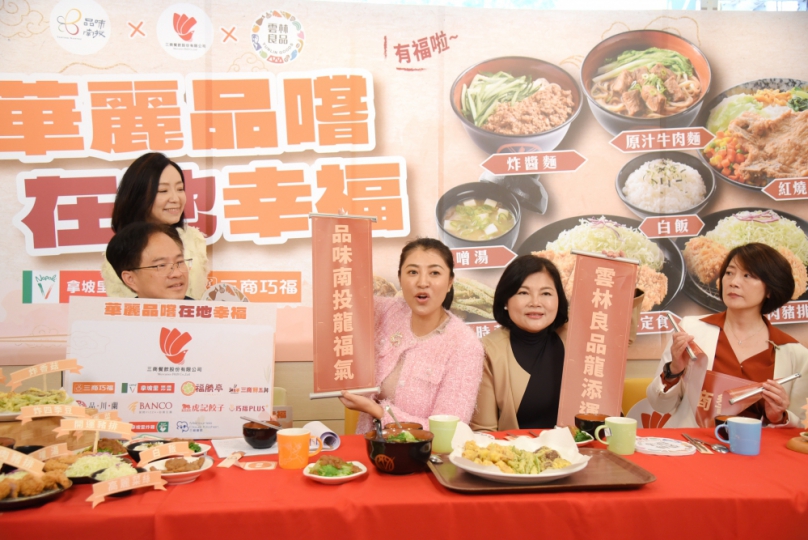 直播搶年貨市場  許淑華、張麗善聯手出擊