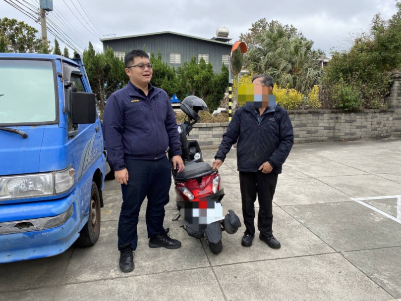 清水警方助老翁尋獲機車