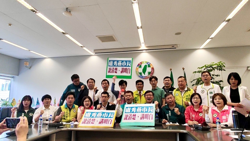 台中市衛生局驗出台糖安心豚梅花肉片含禁用瘦肉精  民進黨台中市議會黨團呼籲中市府主動將此案送檢調  並應由市長盧秀燕親自出面說明清楚