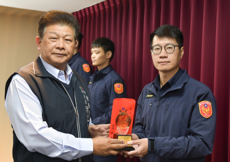 蘇志仁奪刀負傷遏阻自殘  局長李文章公開表揚稱譽