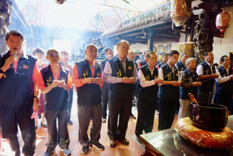 萬和宮植斗法會莊嚴熱鬧  信眾虔誠參拜歡喜分享福圓及壽麵