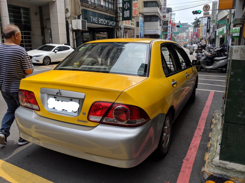 白牌違法攬客歪風，「監警聯合稽查小組」依法重罰。（照片監理站提供）