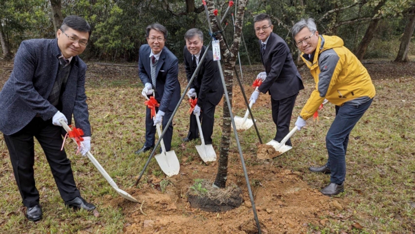暨大櫻花教育聯盟再添兩校 植下櫻花樹扎根人才培育