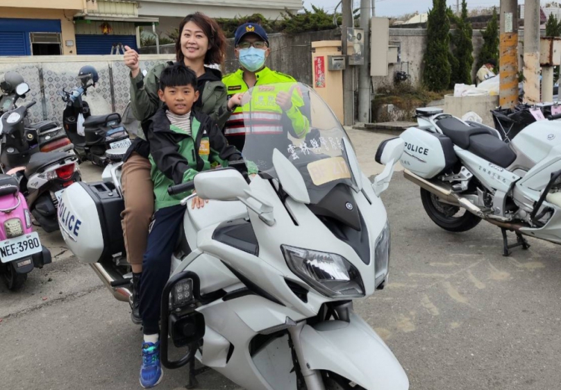 臺西警駕重機登場宣導　台灣胡蘿蔔日成焦點 紮根治安與道安