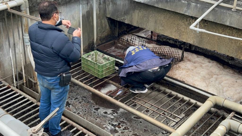 潭底溝遭血水染紅  環保局強力稽查  最重可處新臺幣600萬元