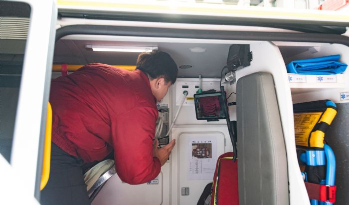 以科技提升救護醫療品質　遠傳電信捐贈桃園5G救護車緊急醫療設備
