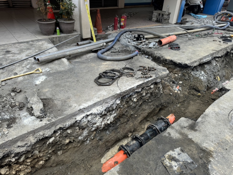 員林市區發生氣爆，4工人受傷。（照片消防隊提供）