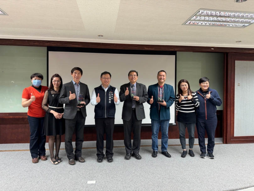 力推食農教育扎根校園  中市教育局表揚績優學校及推手