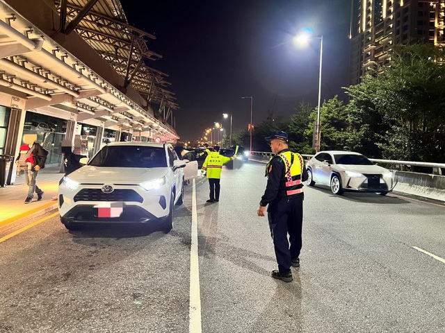 清明時節車多多  路上行車請小心  烏日分局交通疏導出爐