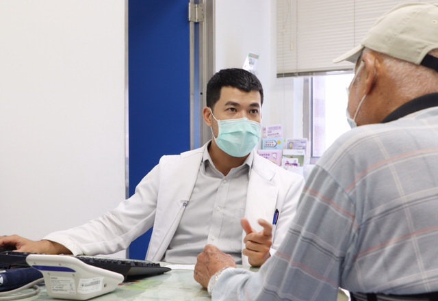 上班族定期頭痛欲裂想撞牆  竟是叢發性頭痛作祟