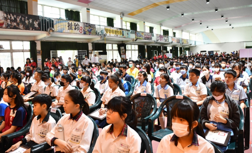 王縣長表揚全縣493位模範兒童。（照片縣府提供）