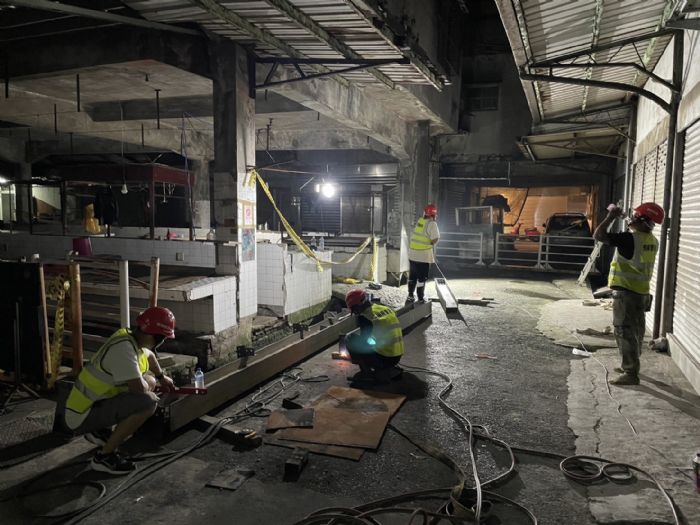 桃園大溪三元市場危樓　8支鋼樑完成支撐