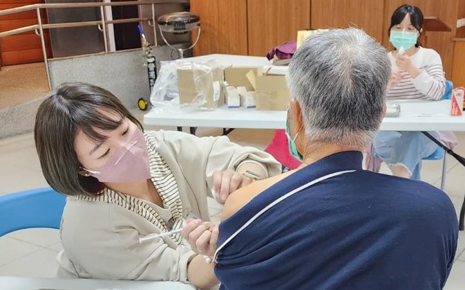 XBB疫苗第2劑9日開打   中市衛生局鼓勵民眾接種加碼送限量好禮