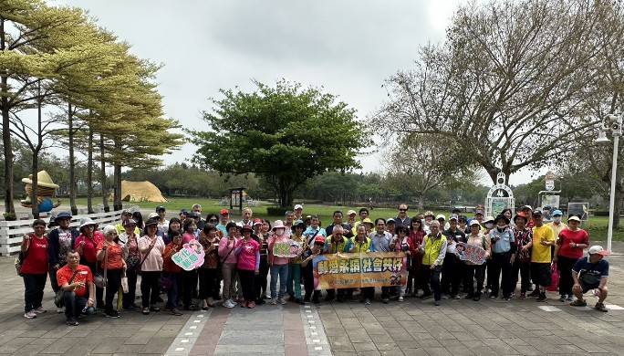 「中華郵政樂齡-踏青郊遊悠遊樂」溪州公園登場。（照片郵局提供）