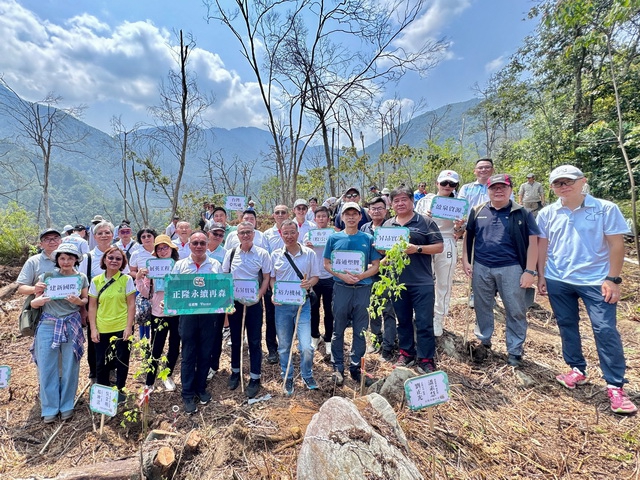 中興大學攜手正隆及原民修復千萬山林碳匯價值     進行惠蓀火燒地復育