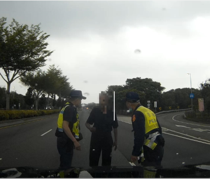 失智男外出遠離家門十多公里    幸經清水警方獲報協助返家