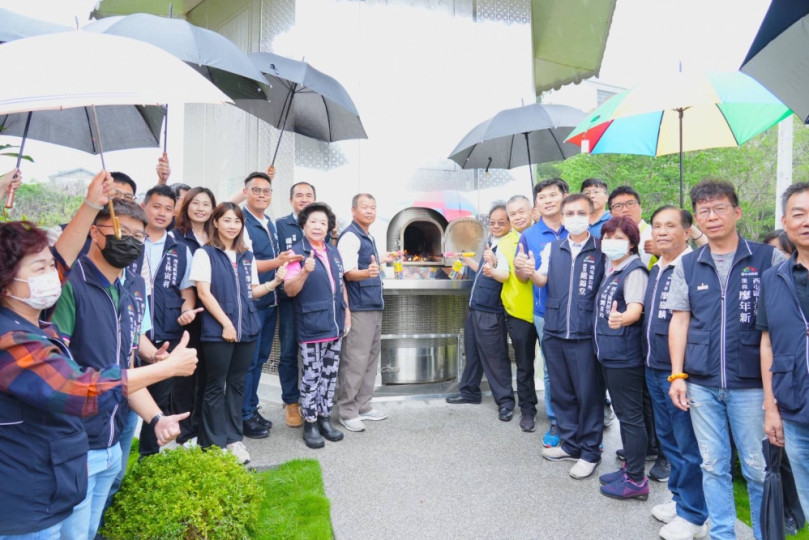 中市西屯區第13公墓納骨塔環保金爐啟用   民政局長吳世瑋：兼顧民俗與環保