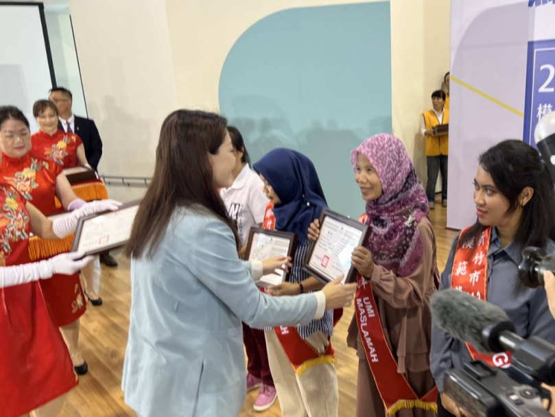 高虹安表揚20位模範移工   肯定移工朋友辛勞奉獻與付出