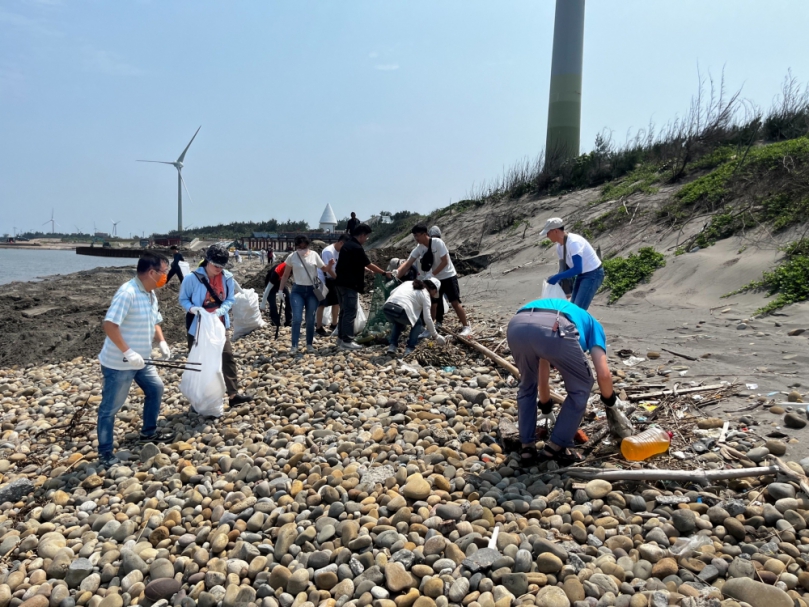 守護海洋環境   中市大甲地所淨灘踐行環保公益