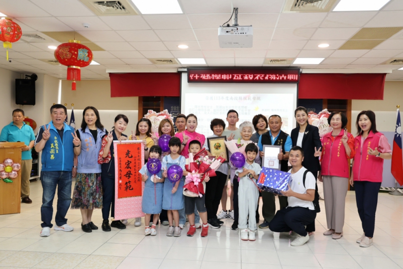 許縣長出席埔里及國姓母親節表揚活動 祝賀與感恩