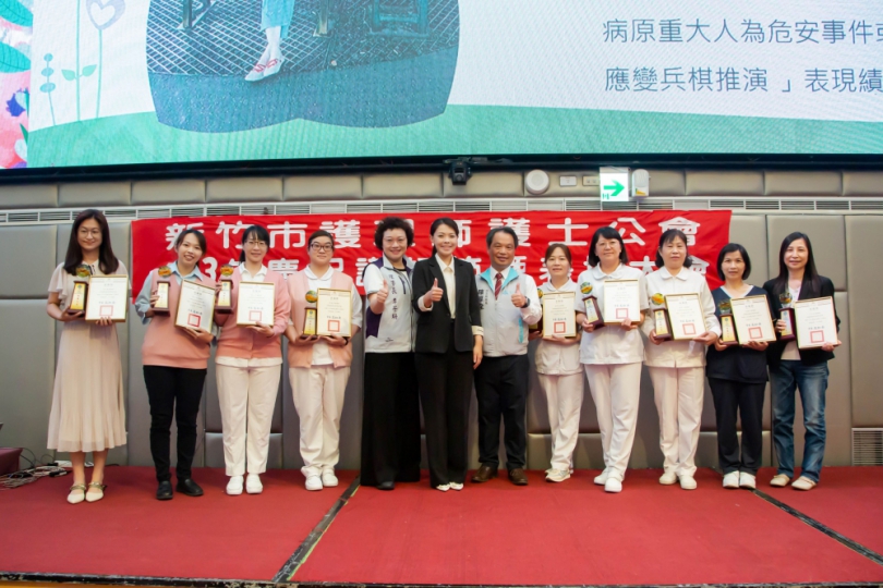 慶祝512國際護師節   高虹安表揚198位優異護理人員