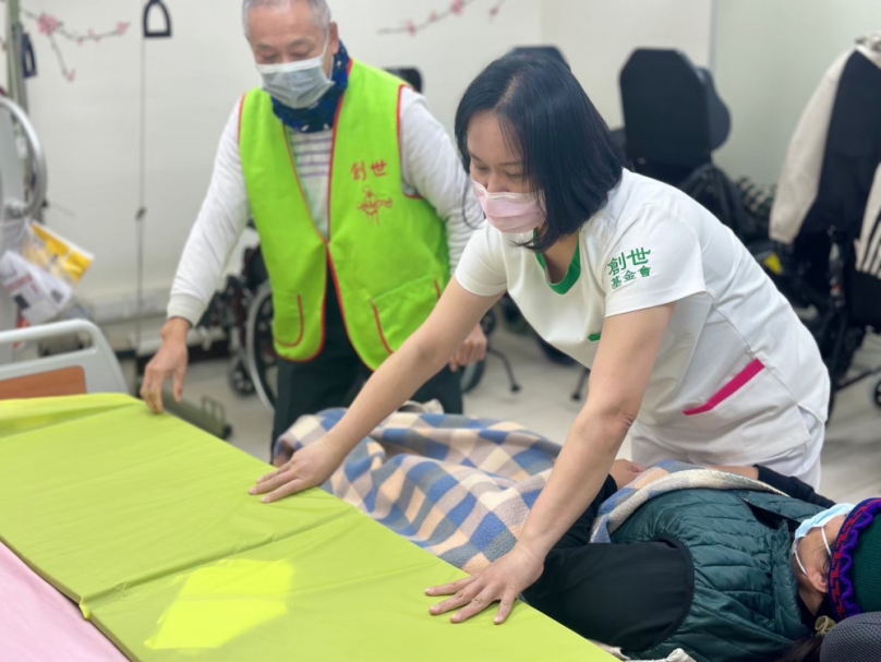 謝謝妳的犧牲奉獻！創世代無聲植物人感謝護理師