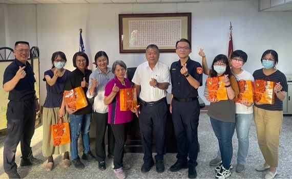 母親節前夕西螺警分局提前慶祝　向堅韌警察媽媽們致上最大的祝福