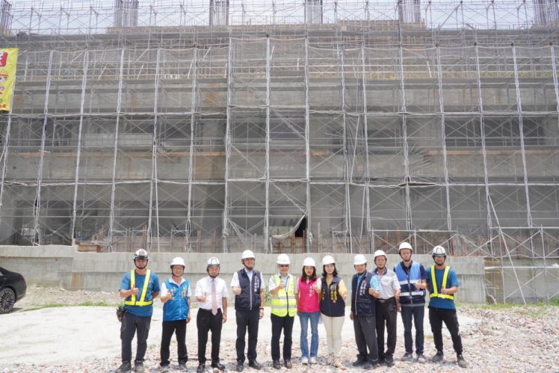 中市首座全齡化運動場館   建設局長陳大田視察烏日全民運動館興建工程