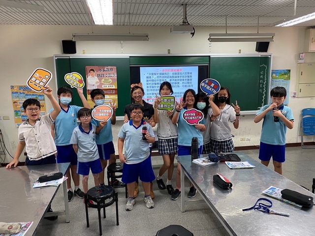 推動友善校園網絡   太平警入校反毒、反詐騙宣導