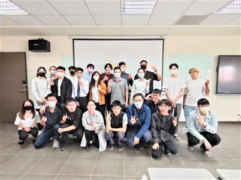 銀行辦事員參加「產業新尖兵」躍升前端工程師   薪水四萬八起順利提升好「薪」情