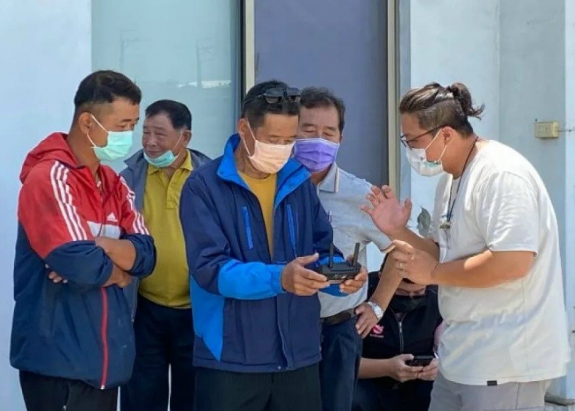 台中市大安區農會推動青農採用智慧農業農噴植保機   解決農村務農缺工問題