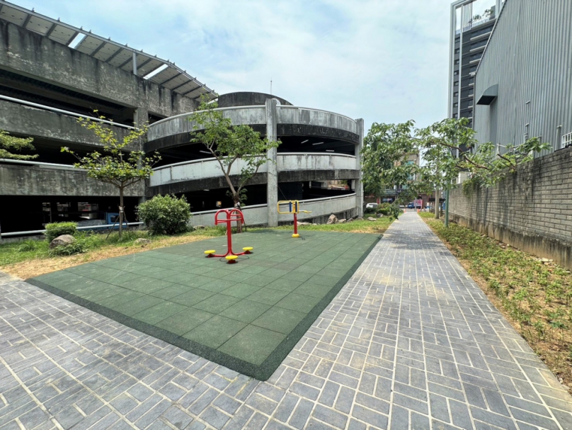停車也能顧健康！中市太平區新平停車場增設長輩活動空間