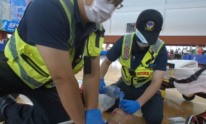 舞台上的生命奇蹟！民眾、救護人員與醫院聯手串起生命之鏈  心臟驟停患者救回一命
