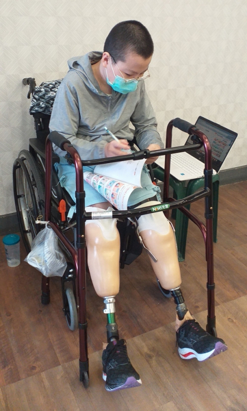 生命鬥士追尋AI夢想   竹縣博愛國中邱子彧榮獲總統教育獎