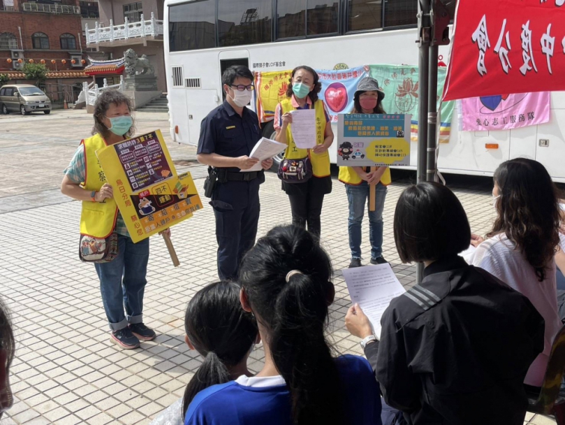 捐血公益不忘打詐護交通  犁份警宣導識詐及行人路權