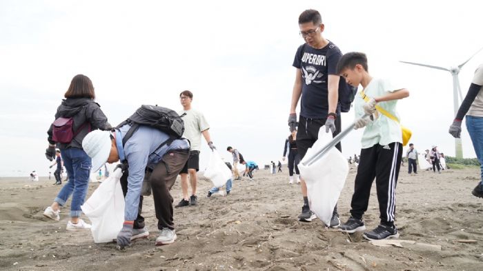 2024世界海洋日活動開跑　企業攜手民眾淨灘