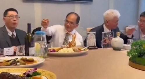 政壇再爆「黑金」政治   民進黨向法輪功示好