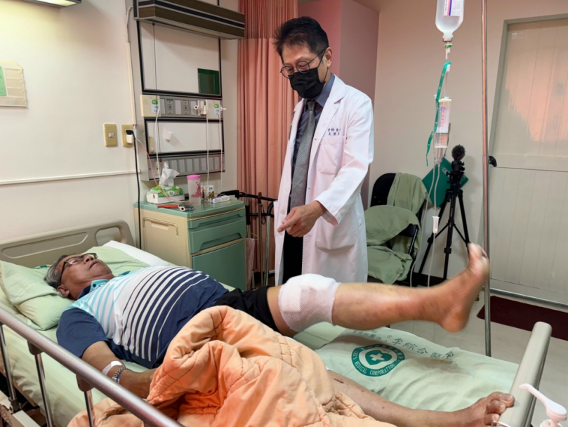 大甲李綜合醫院骨科醫師王芳英提醒退化性關節炎不是老年人的專屬疾病   長期久站的櫃姐、餐飲服務員、用膝蓋過度的年輕人都是高危險群