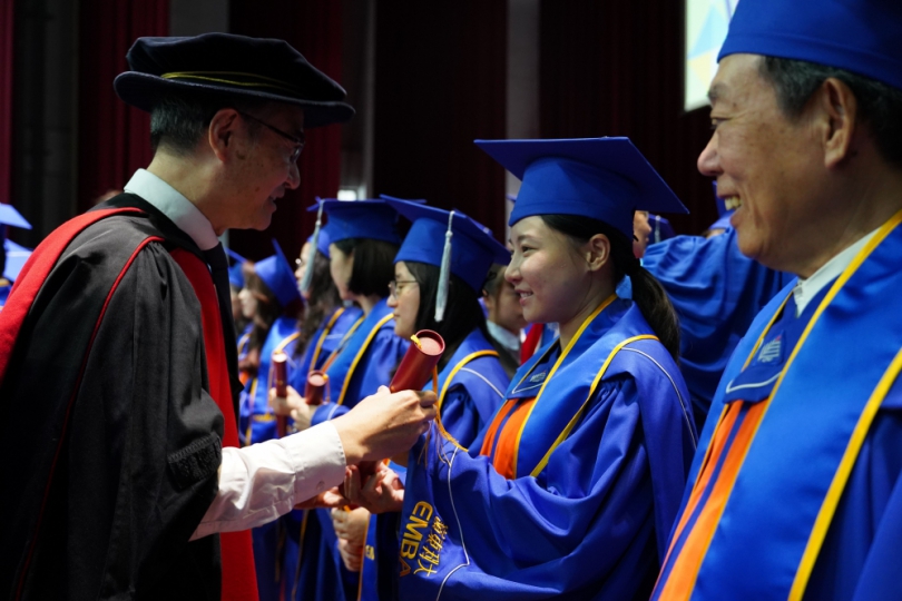 嶺東科技大學六十週年驪歌高唱  畢業生夢想起飛