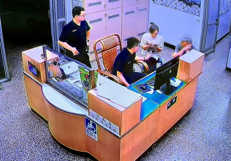 家長報案，林厝派出所員警鍥而不捨調閱各路口監視器，終於救回年輕人生命。（照片警方提供）