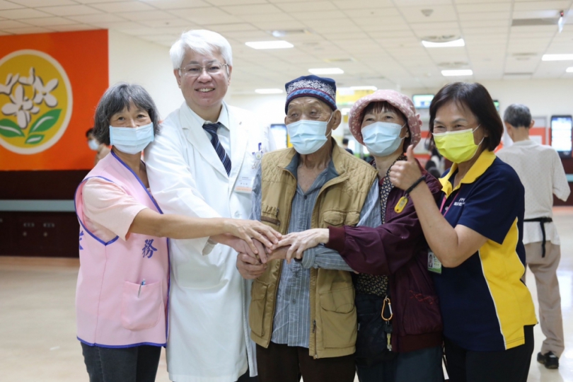 台中洗腎室的大寶貝！百歲人瑞煮一手好菜　健康養生靠這三件事