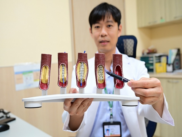 婦反覆胸痛找不出病因   心肌灌注掃描揪出右冠狀動脈「全塞住了」